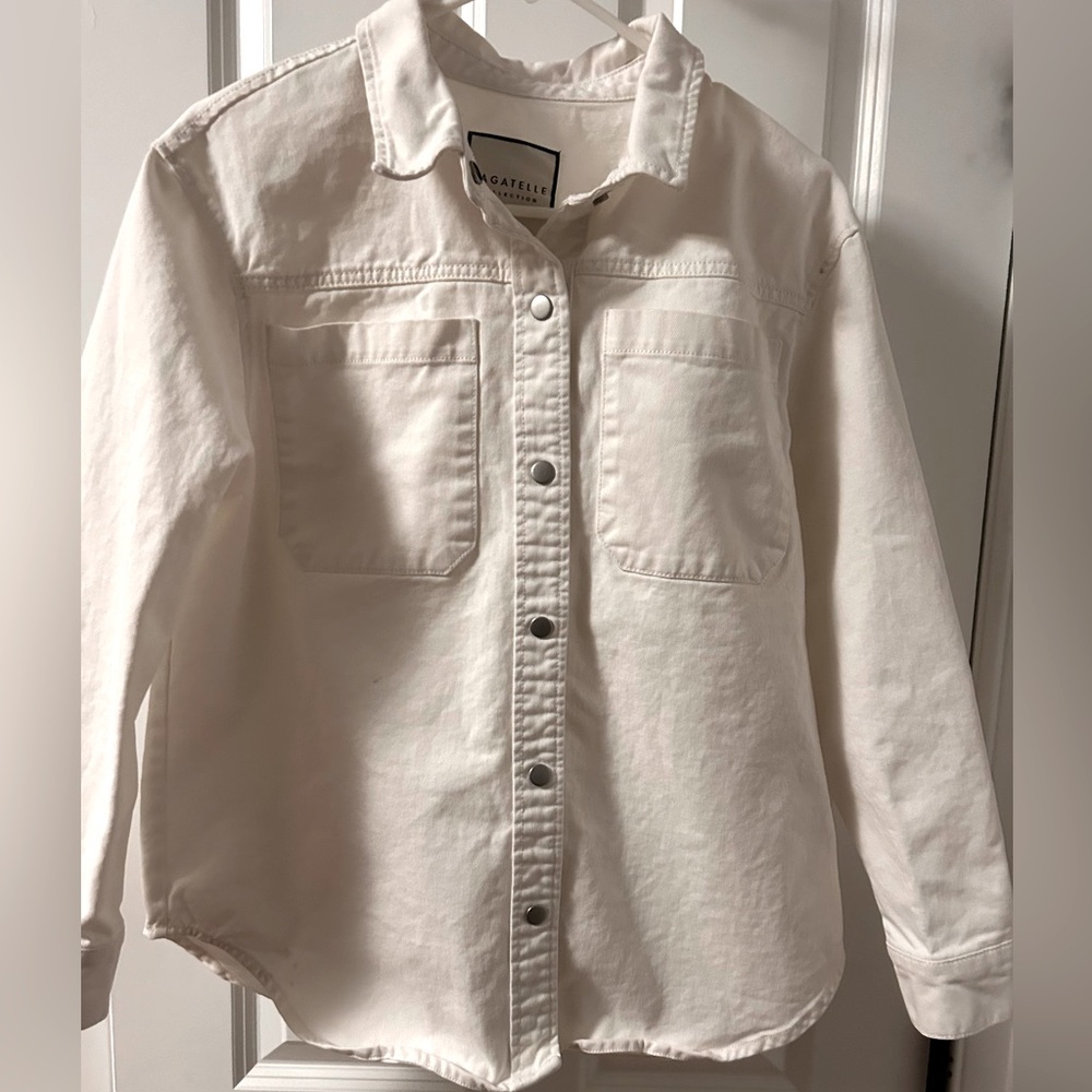 Bagatelle Collection, White Jean jacket, M, button down, buttons on cuff.